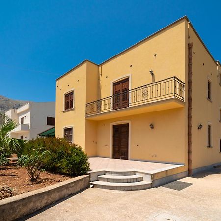 Perla Di Mare Appartamenti Castelluzzo Exteriör bild