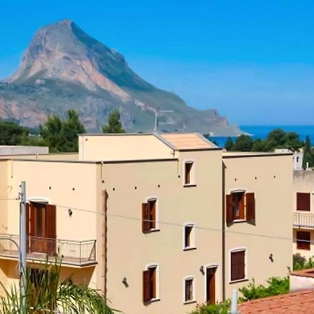 Perla Di Mare Appartamenti Castelluzzo Exteriör bild
