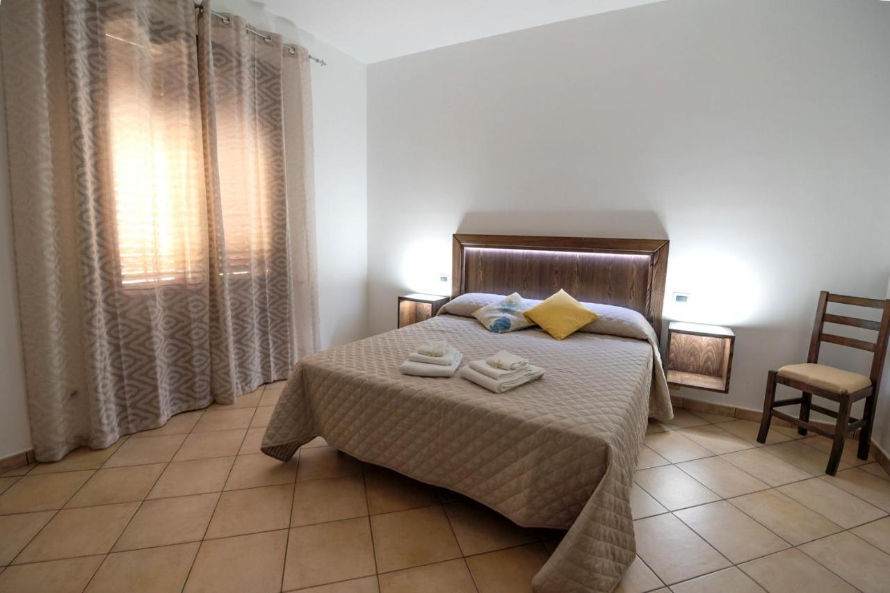 Perla Di Mare Appartamenti Castelluzzo Exteriör bild