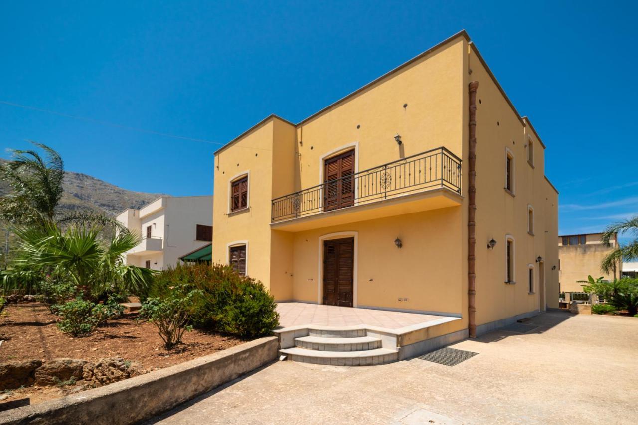 Perla Di Mare Appartamenti Castelluzzo Exteriör bild